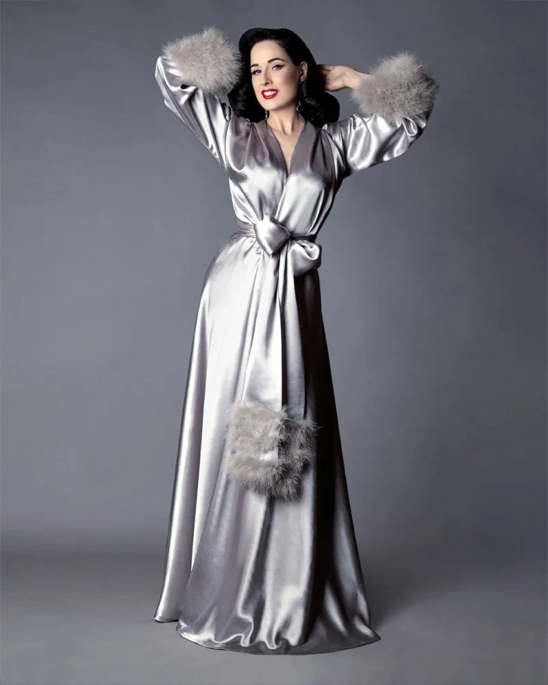 Elegant Silk Floor Length Night Robe with Feathers Top Quality Custom Made Party Sleepwear 2020 Bridal Nightgown Robes