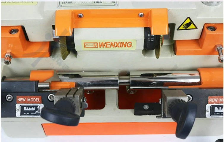 Máquina de duplicação chave multi-funcional da máquina de corte chave 220v/110v que faz a máquina para o serralheiro 100e1