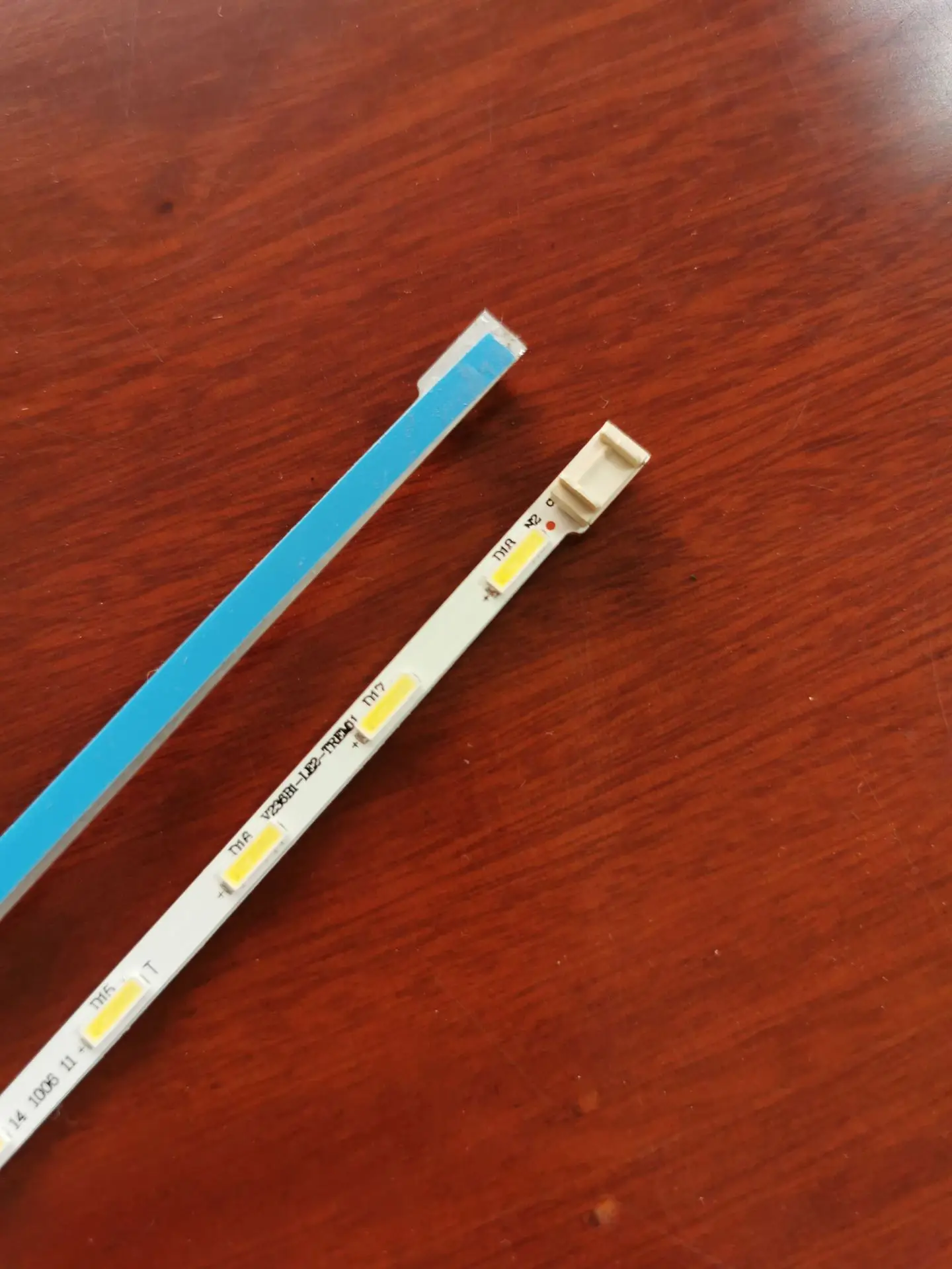 Tira de luces LED de retroiluminación, accesorio adecuado para Skyworth 24E600E, V236B1-LE2-TREM1 de pantalla V236BJ1-LE1