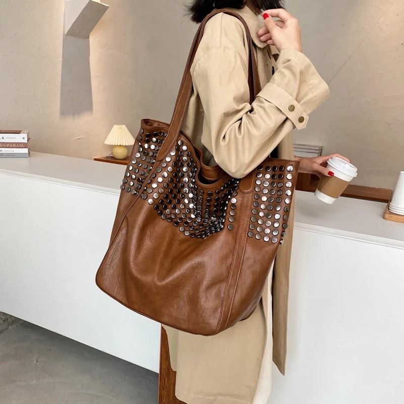 Rivet Shoulder Bags For Women 2020 Big Bag Women\'s Handbags Large Capacity Shouler Handbag Soft LeatherLadies Bags Travel Bag