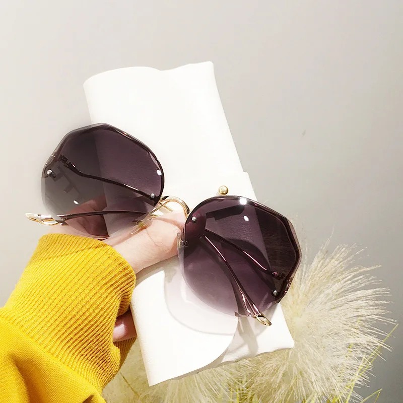 Mode Tee Farbverlauf Sonnenbrille Frauen Ozean Wasser geschnitten getrimmte Linse Metall gebogene Tempel Sonnenbrille weiblich uv400 – Detail 3