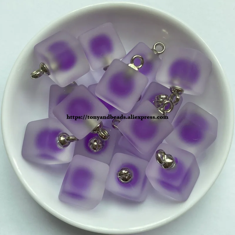 (1 Los = 10 Stück) Quadratische Matte Perlen-In-Perlen Acryl-Anhänger, Größe 12mm, 6 Farben für Schmuckherstellung DIY – Detail 3