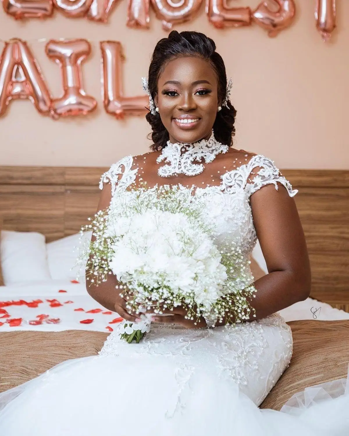 Robe de mariée africaine, grande taille, avec col transparent, perles, paillettes, mancherons, sirène, boutons au dos