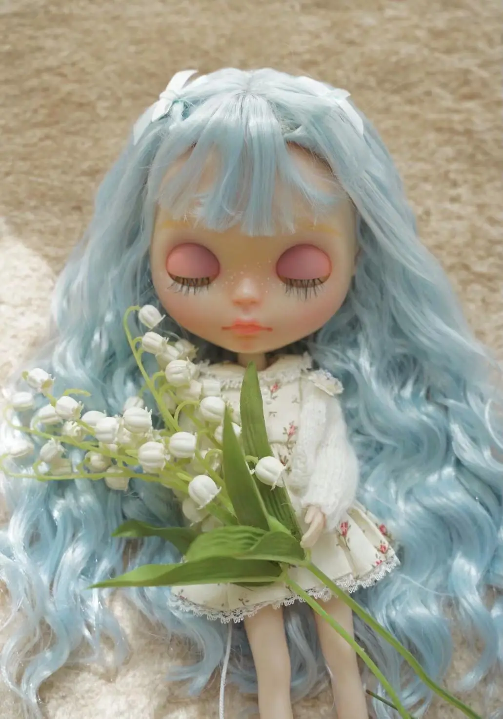 

Blythe маленькая ткань BJD парик молочный шелк галстук-бабочка волнистые волосы