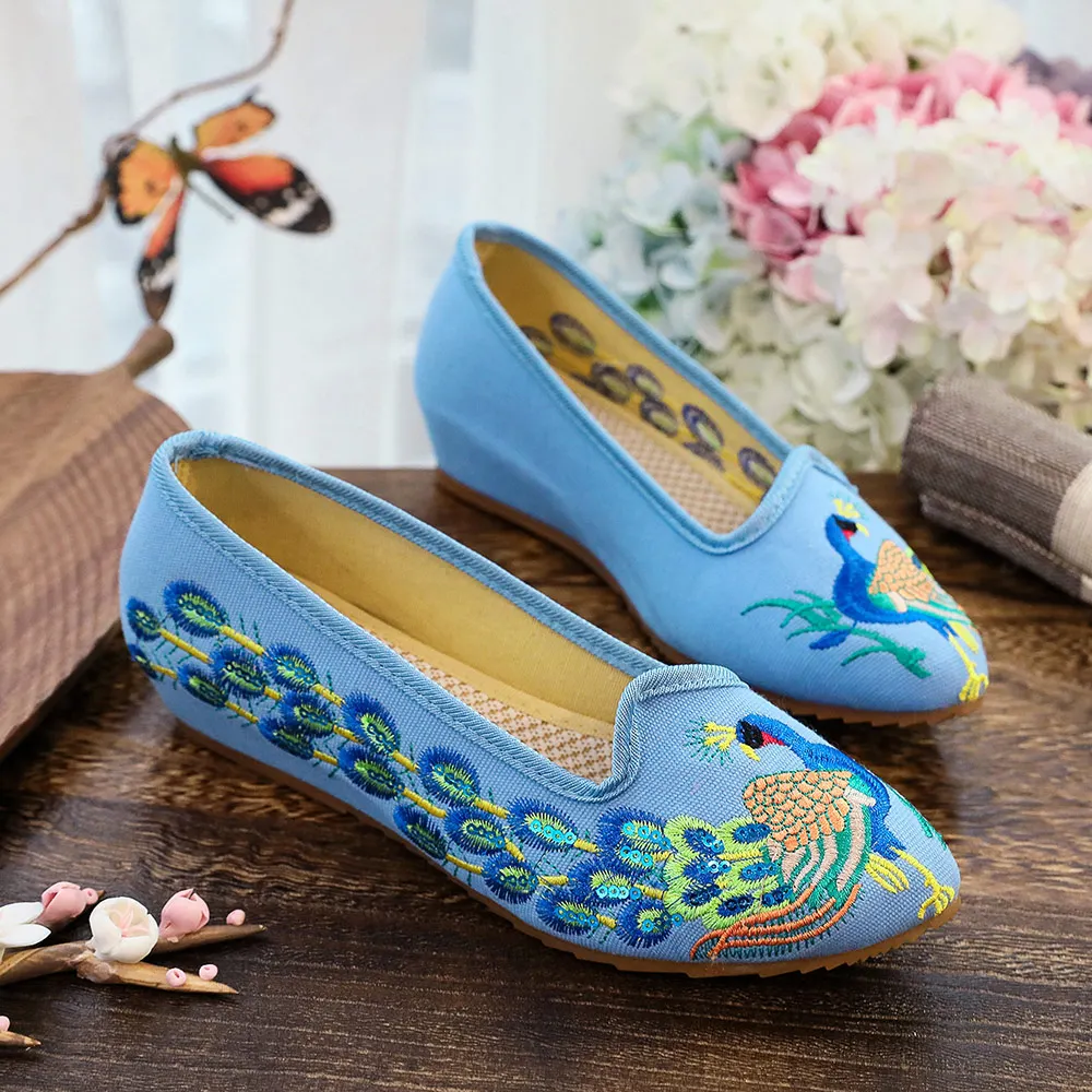 Veowalk Handmade Breathable Ballet Flats Pointed Toe Peacock Embroider Flats Women Casual Slip on Elegant Walking Canvas Shoes