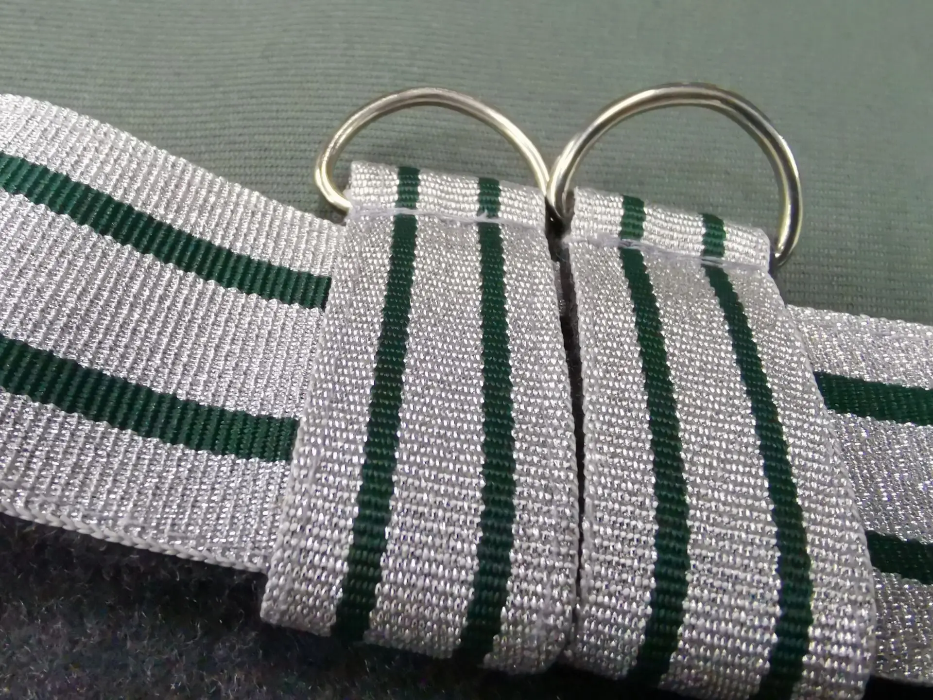 حزام مضفر EMD، مشبك معدني مجاني