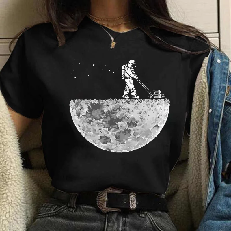 Harajuku Funny Aesthetic T-shirt Women New Summer Fashion Cartoon Astronaut Print Tshirt Universe Space Punk Female T Shirt