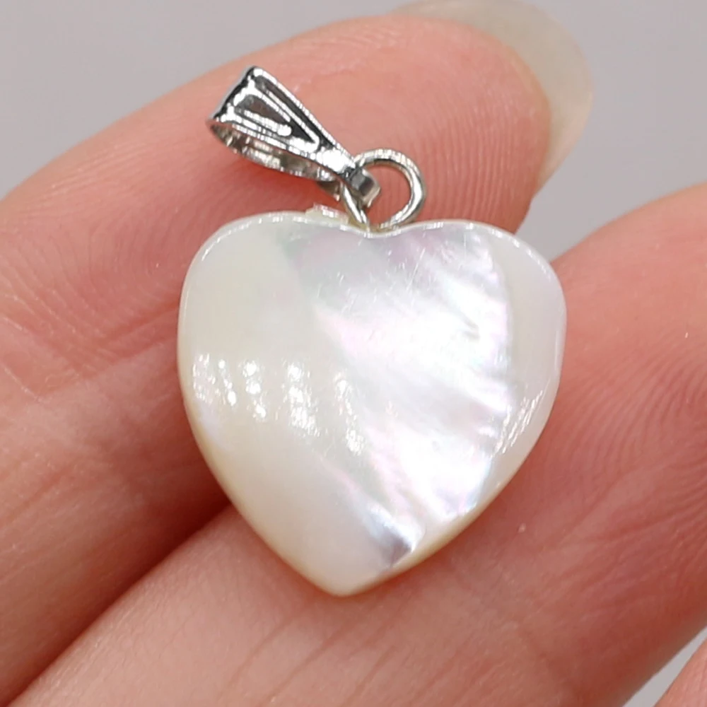 3pcs Natural Shell Pendant  Heart Shaped White Shell Pendant for Women Jewelry Making DIY Necklace Accessories Size 15x15mmm