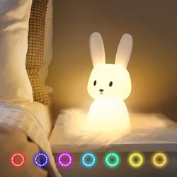 Luce notturna per la camera dei bambini Lampada a forma di coniglietto carino Regali per la scuola materna Ragazze Ragazzi Bambino Decorazioni per la camera Kawaii Luce notturna per coniglio in silicone USB