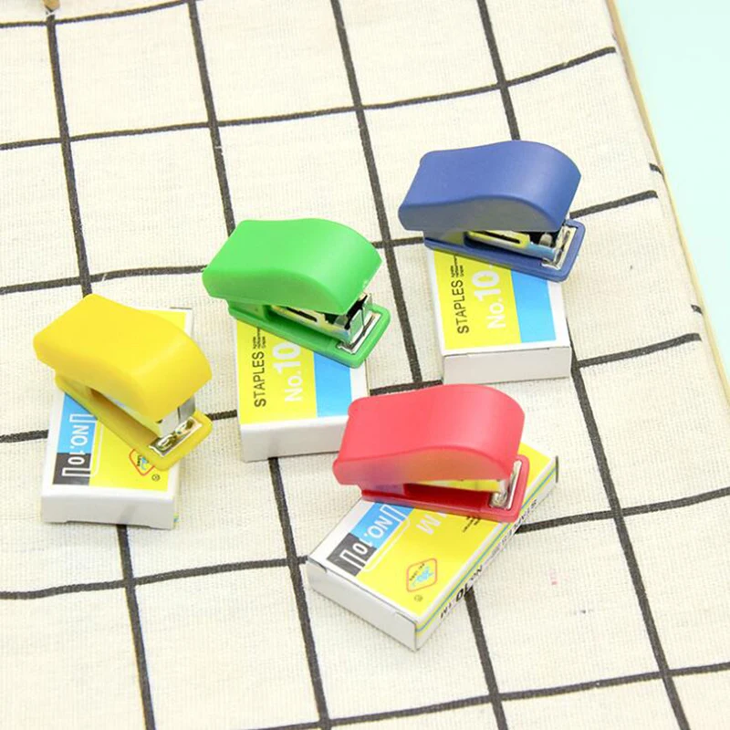 Cute Mini Stapler Set Portable Small Gift Stapler School Office Supplies Children Student Stationery 1pc (Random Color)
