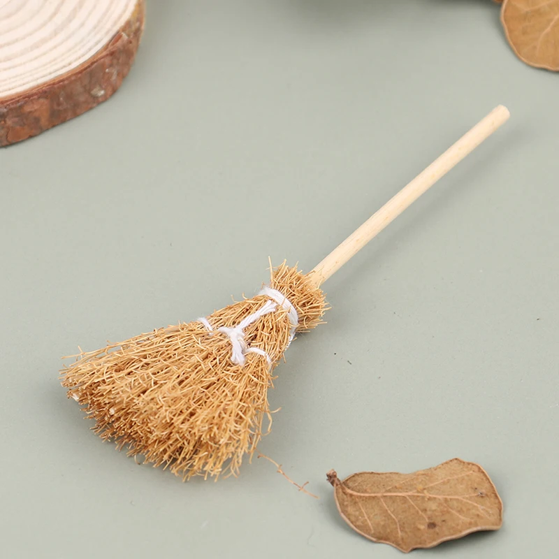 1:12 Dollhouse Miniature Mini Wood Broom Model Pretend Play Furniture Toys Doll House Decoration Toy Accessories