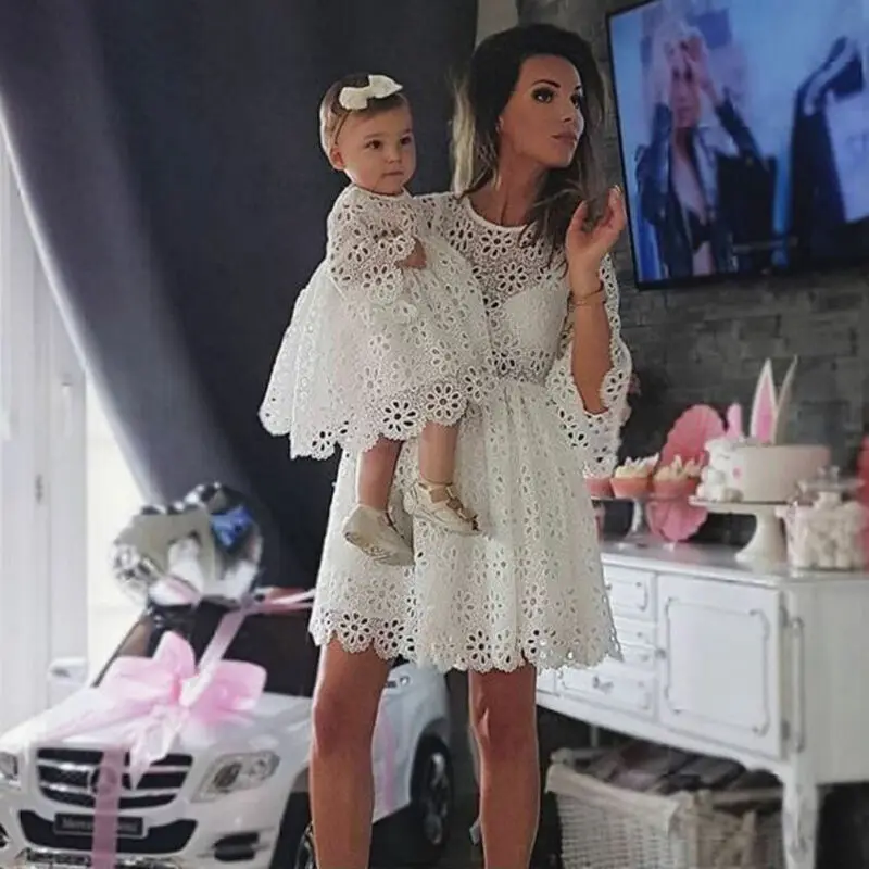Fashion Family Matching Clothes Mother Daughter Dresses White Hollow Floral Lace Dress Mini Dress Mom Baby Girl Party Clothes