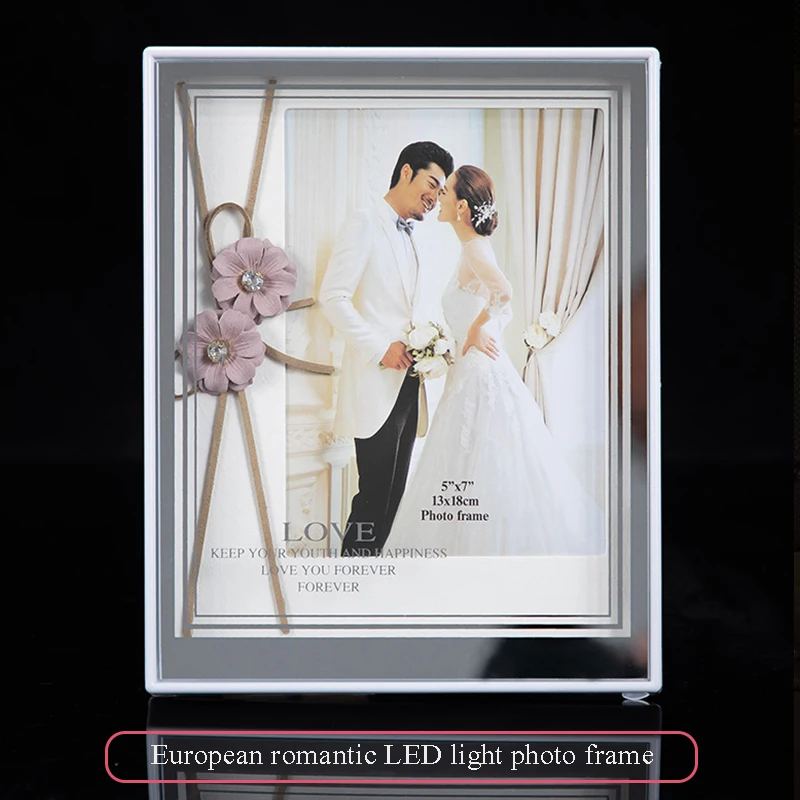 2021 new creative European style glass USB + LED luminous photo frame rural style 7 inch photo frame wall photo frame set