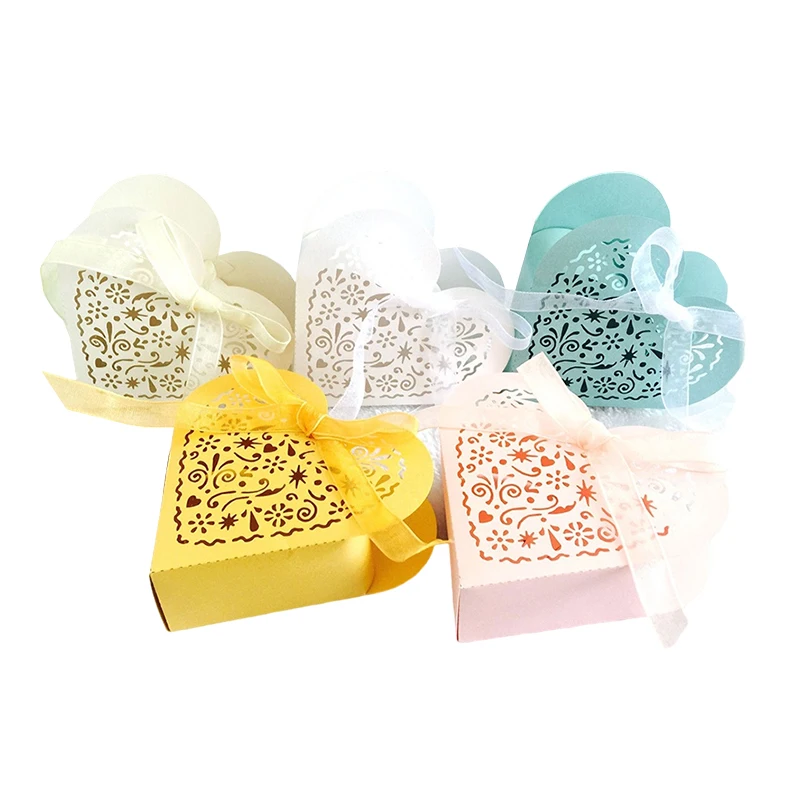 50pcs Laser Cut Love Heart Carriage Candy Boxes Wedding Favor Gift Boxes With Ribbon Christmas Birthday Wedding Party Decoration