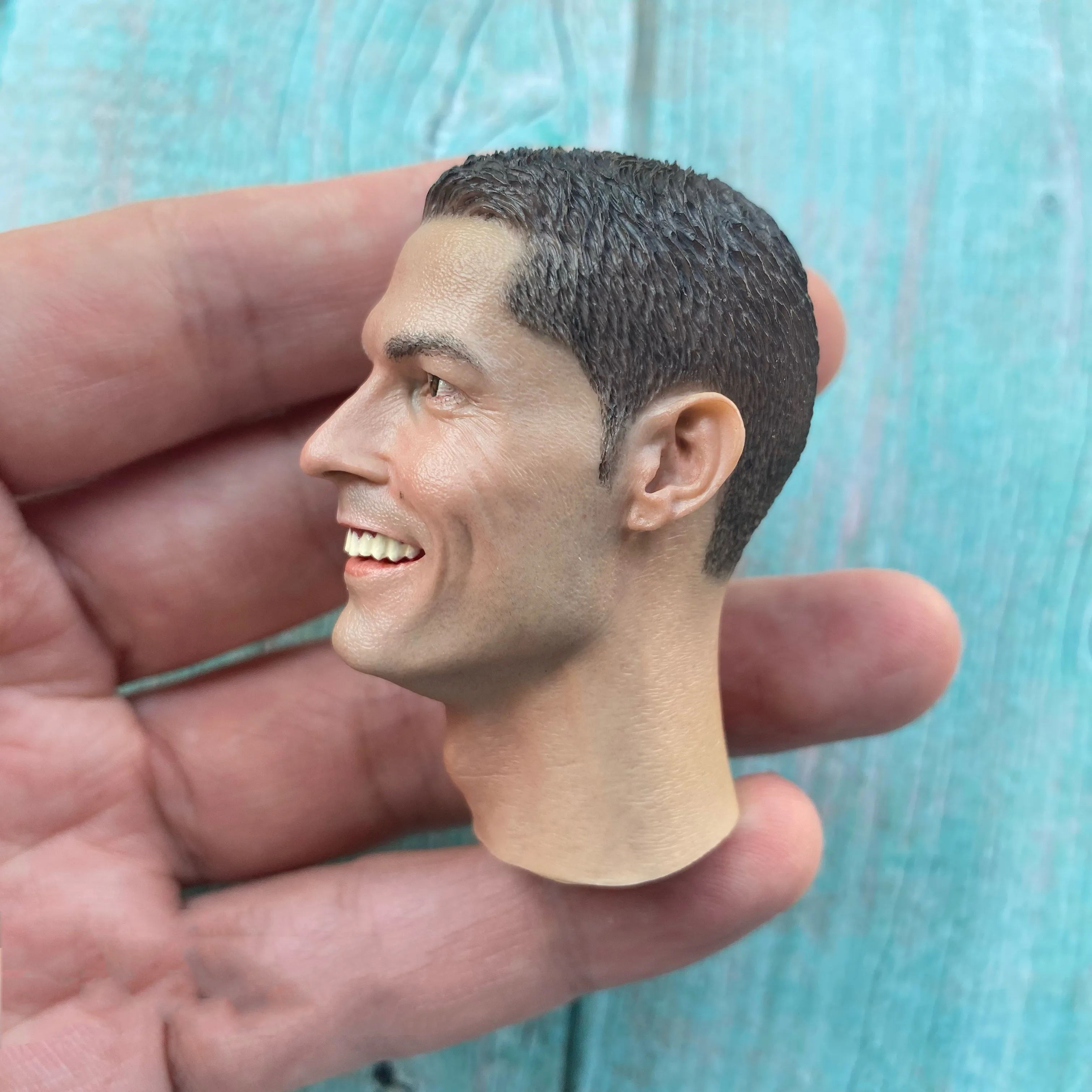Maßstab 1:6, Cristiano Ronaldo Dos Santos Aveiro, männliches Sculpt-Modell, PVC-Kopf, langer Hals, passend für 12-Zoll-Actionfiguren-Körper-Lächeln-Puppe