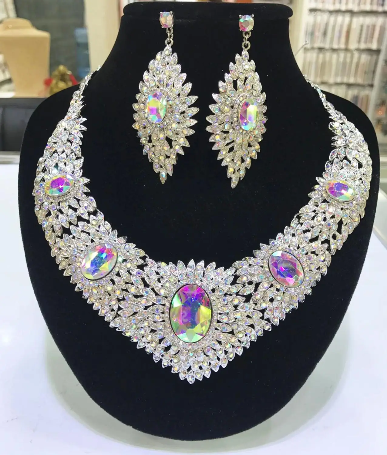 Set di gioielli nigeriani Dubai per le donne collana di gioielli da sposa da sposa orecchini pendenti con strass collana di cristallo