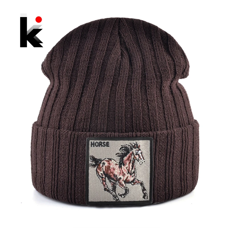 Nowe czapki z daszkiem z haftem konia Dzianinowe czapki w jednolitym kolorze dla mężczyzn Kobiety Outdoor Streetwear Bonnet Cap Boys Hat