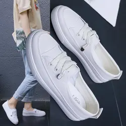 Scarpe bianche da donna Sneakers da donna Sneakers da passeggio in pelle Pu da donna mocassini da donna Slip piatto bianco su scarpe Casual vulcanizzate