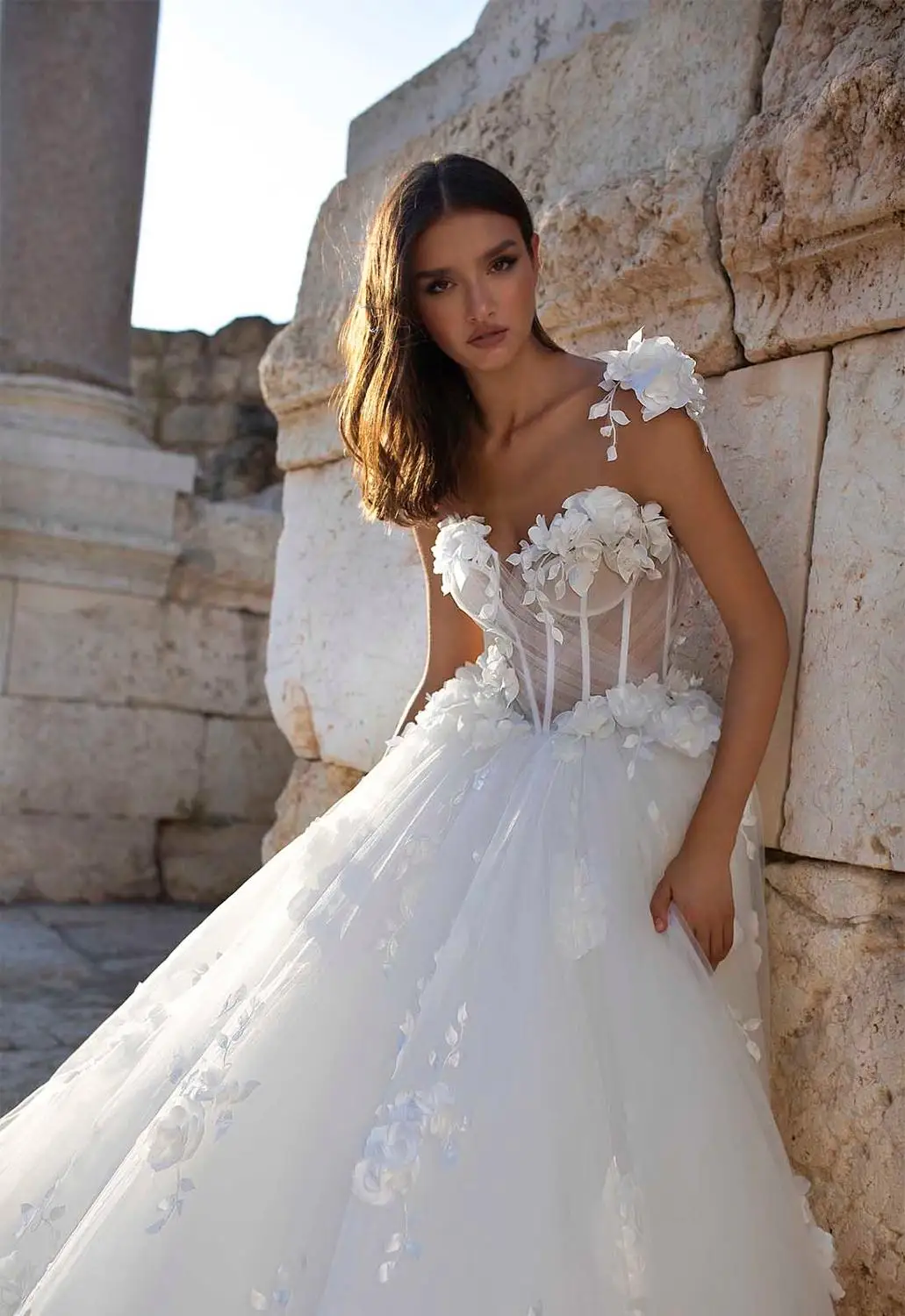 2020 Fashion Wedding Dresses Jewel Korte Mouwen Applicaties Lace Bruidsjurken Custom Made Sweep Trein Strand Een Lijn Trouwjurk