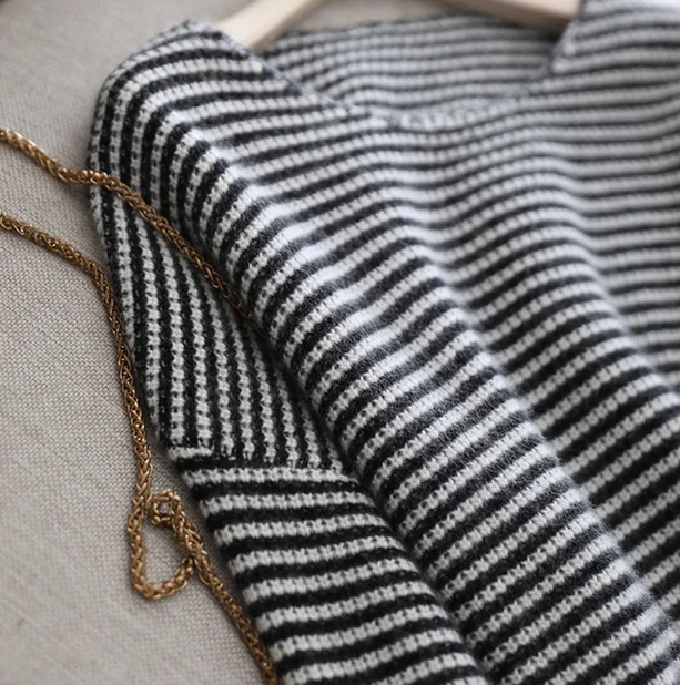 Women Cashmere sweater long sleeves Black and white stripes O-neck female Casual Solid fashion pullover Ladies winter sweaters
