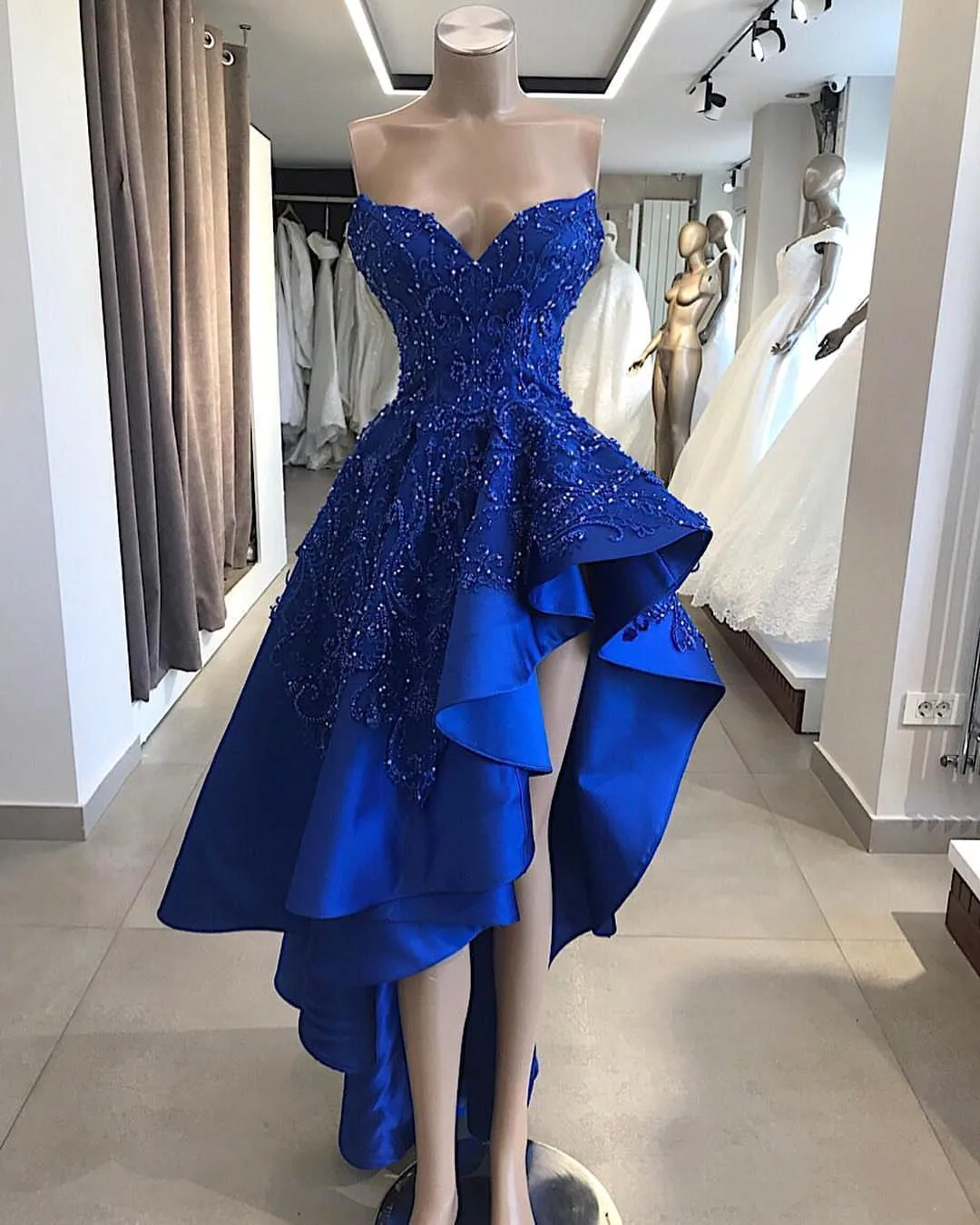 Dlassdress Store Vintage Xanh Dương Ngắn Cao Thấp Quần Sịp Đùi Thông Hơi Một Dây Chuyền Đính Hạt Appliques Người Yêu Bất Đối Xứng Dài Tối Pa