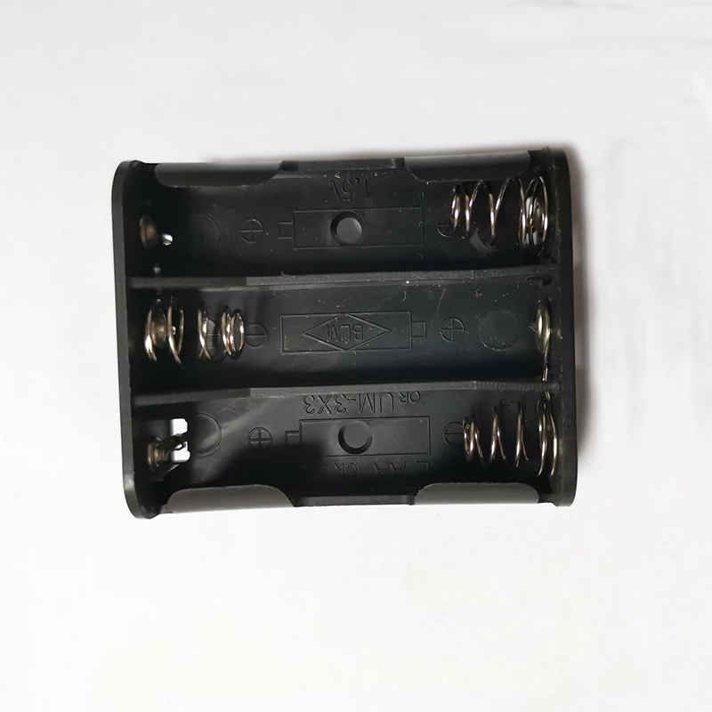 

MasterFire 500pcs/lot Plastic 3 X 1.5V AA Battery Clip Holder With Pins Storage Box Case 3 Slots For 3 X AA Batteries Container