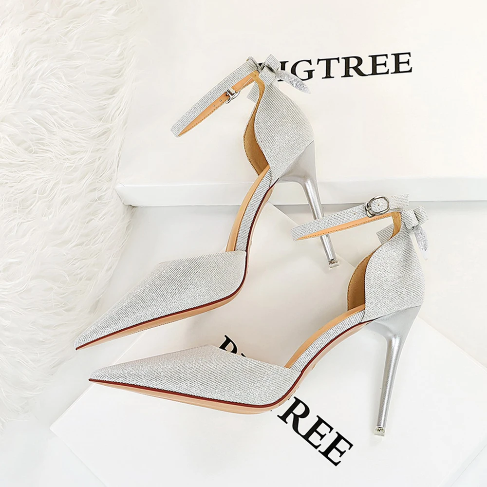 2021 New High Heels Shallow Mouth Pointed Toe Hollow Bow Sandals Wedding Shoes Bride High Quality with Elegant Heels Designer