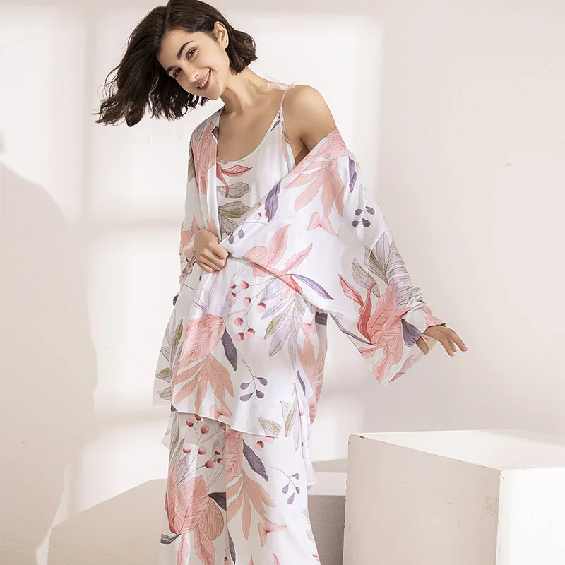 Conjunto de pijama suave y a la moda para mujer, ropa de dormir con estampado floral, viene cárdigan de hojas rosadas, camisola y pantalones largos,