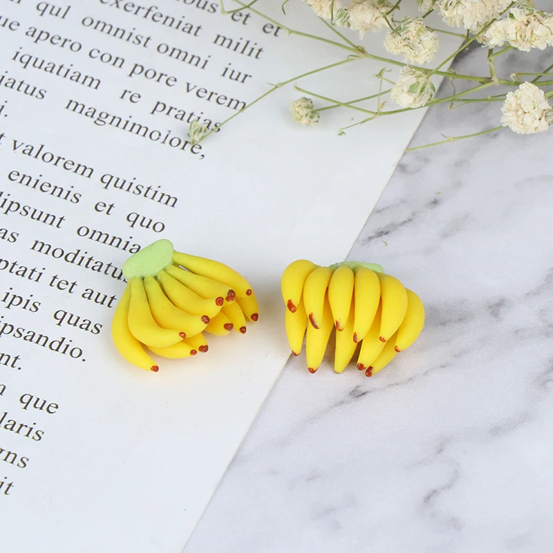 1 PC casa di Bambola Miniature Cibo Frutta di Banana Per 1:12 Miniatura casa delle bambole Mazzo di Banana Alimento Della Cucina di modo Accessori di Frutta Decorazione