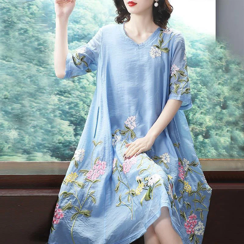 Chinese Stlye Women Embroidery Dresses 2021 Summer New Temperament Loose Vintage V-Neck Big Swing Female Dress AD2030