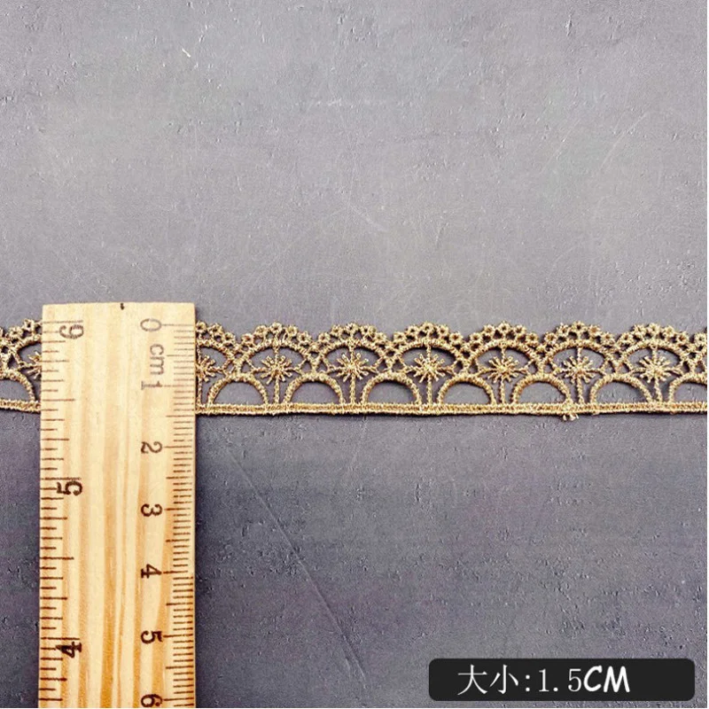 10Yds 1.5cm Wide Golden Wavy Hollw Flower Fabric Diy Lace Wedding Fluorescent Lace Gold Thread Embroidery Lace Accessories Trim