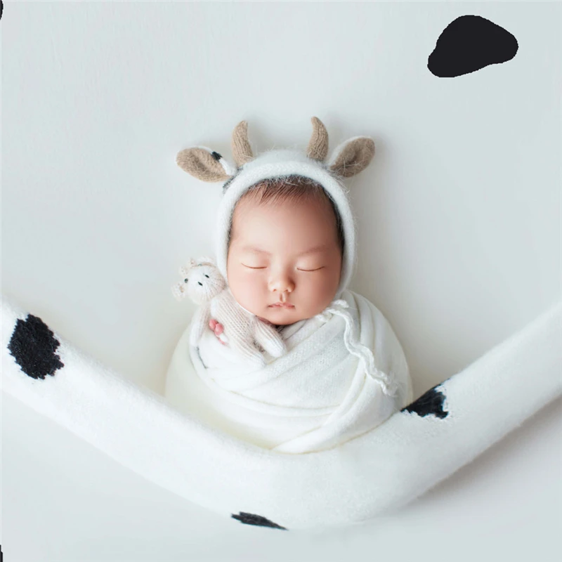 Soft Mohair Knitted Bonnet Cow Hat Doll 2pcs Set Infant Baby Photo Props Accessories Studio Photo Shoot Prop Newbon Costumes