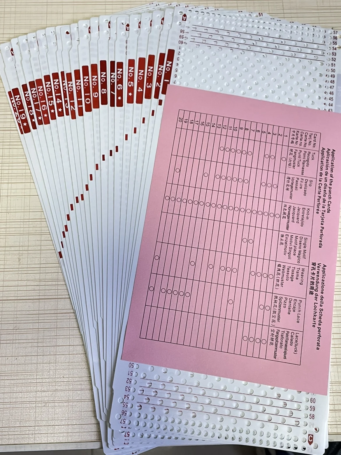 

Household knitting machine accessories 20pcs silver flute knitting machine Sk280 pattern card 1-20