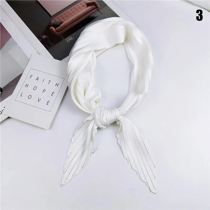 Foulard Femme nueva moda primavera y otoño accesorios para el cuello de satén cuello bufanda de las señoras de Color sólido pequeño cuadrado mujeres Neckerchief