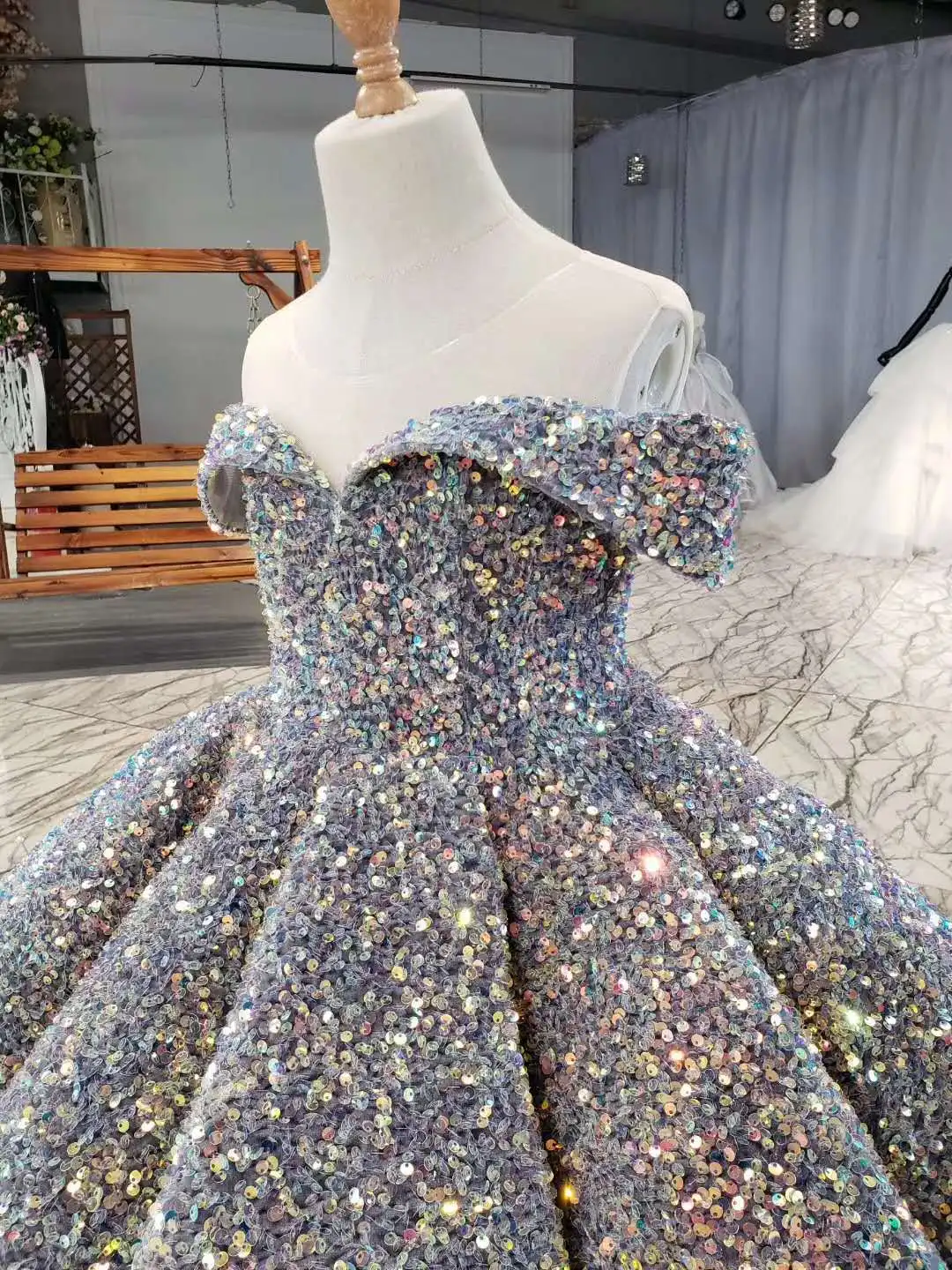 Colorful Sequined Ball Gown Flower Girls Dress Off Shoulder Short Sleeve Glitter Sparkly Sequins Children Pageant Gowns Birthday