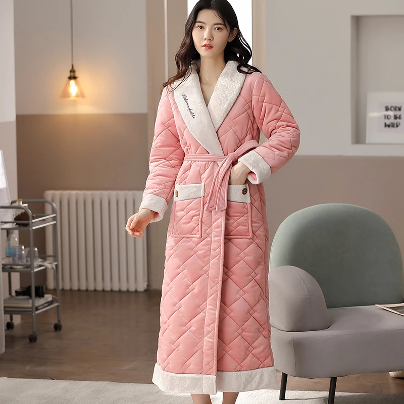 

Winter Women Three Layers Quilted Bathrobe Thick Flannel Robe Sleepwear Big Yards Kimono Stitching Bathrobes Female Warm Lounge