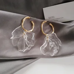 Fashion French Resin Flower Dangle Earrings Clear Acrylic Flower Drop Earrings For Women Statement Ear Jewelry Unique Design