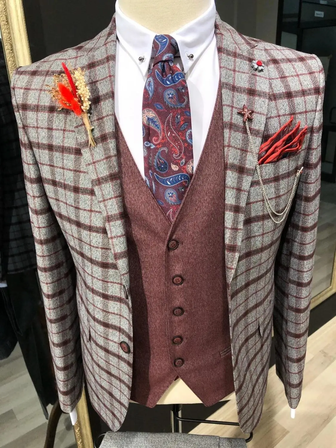 Custom Made Men's Suit 2020 Vintage Plaid Formal Best Man Suits Groom Wear Tweed Tuxedos 3 Pieces Suits (Jacket+Pants+vest)