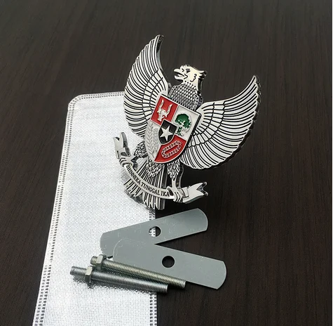 

3D Metal Silver Three-dimensional Eagle Auto Emblem Badge Sticker Decals Car Accessories