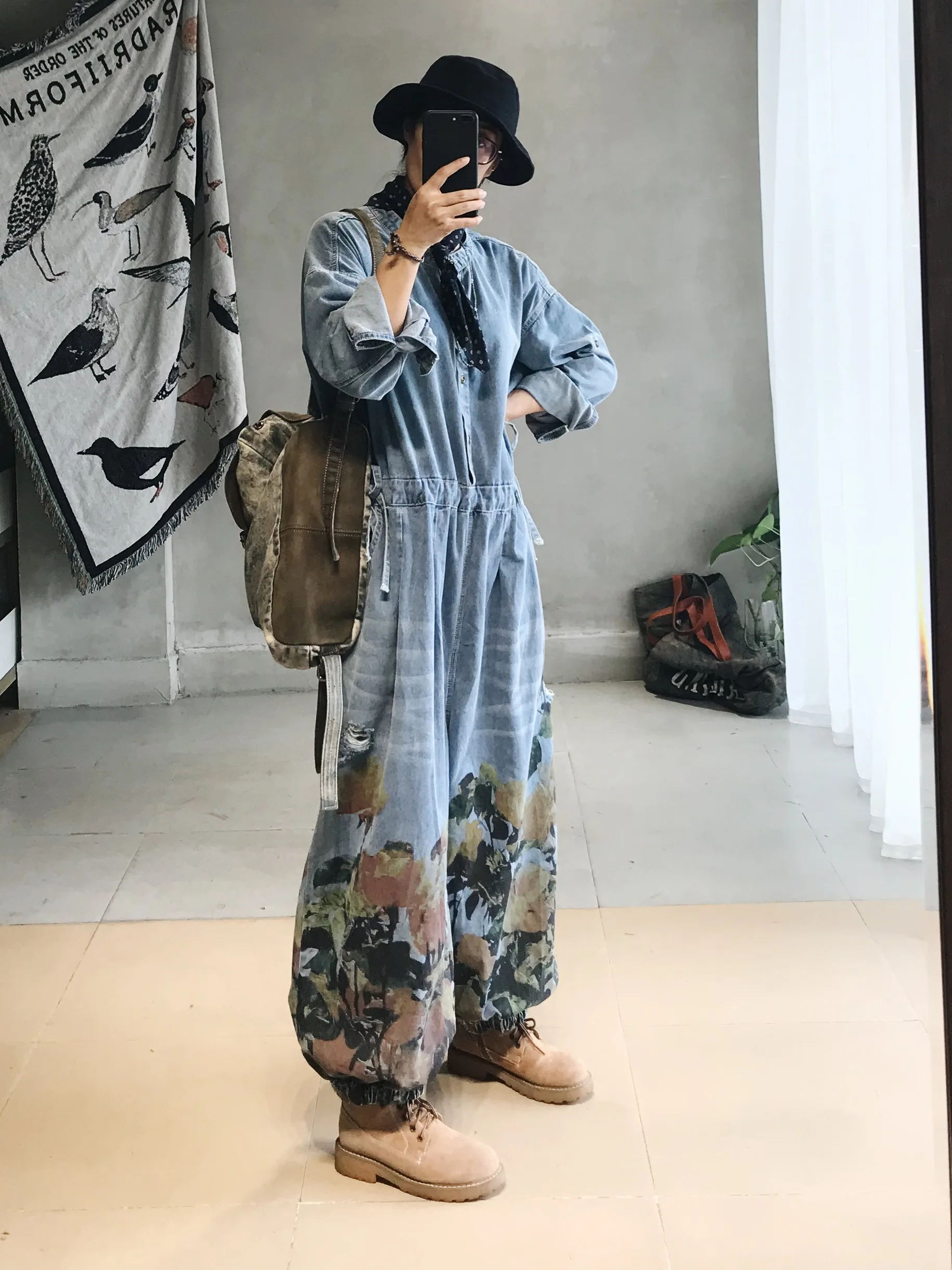 2020 female new autumn and spring literary retro washed printing handsome casual loose denim jeans