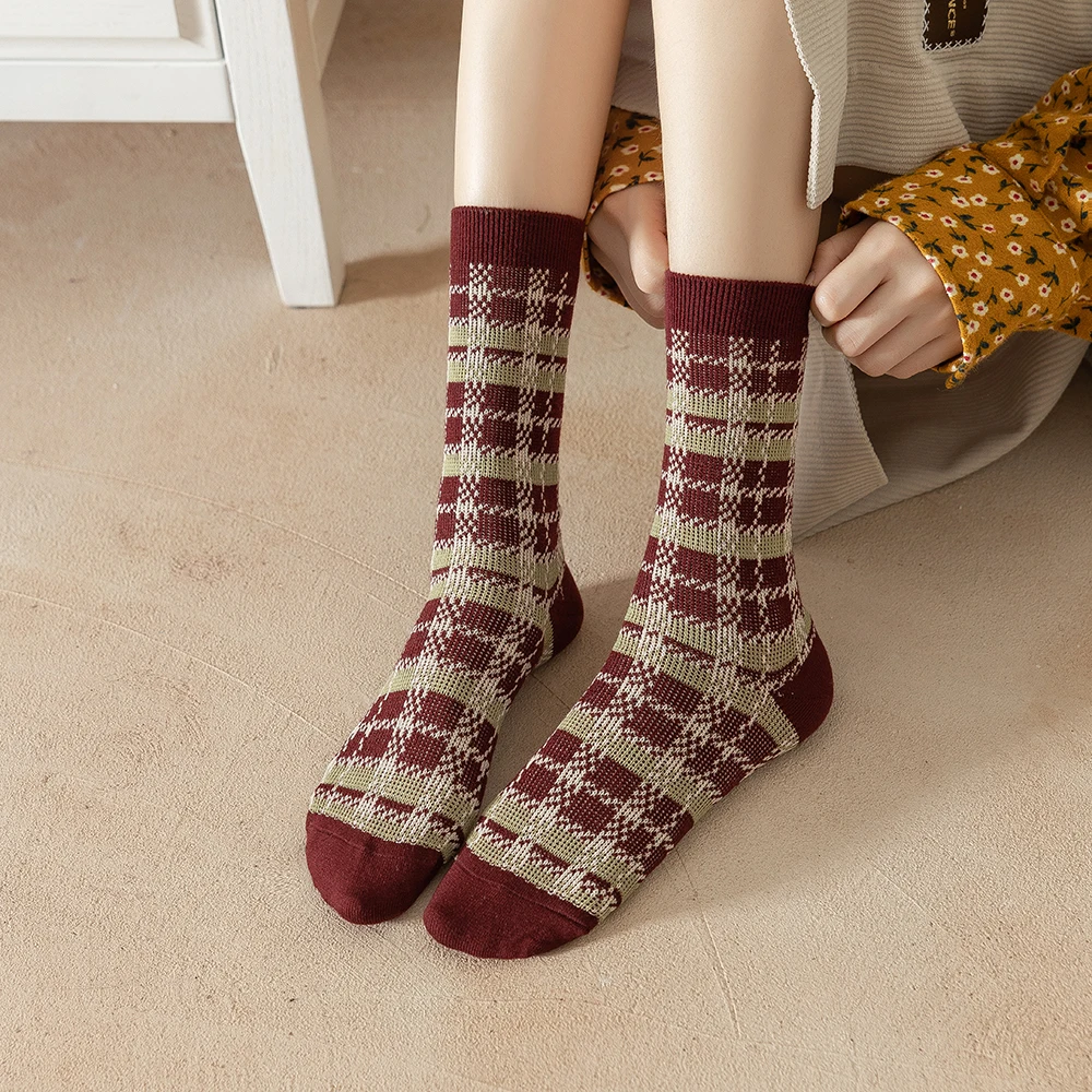 1 Pair Women Socks Spring Autumn Retro Style High Quality Cotton Socks Women Men Couple Socks Stripe Pattern Solid Color Socks