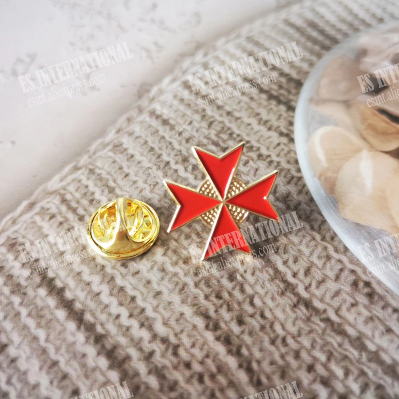 Masonic Lapel Pins Freemasonry Badge Mason Freemason BLM56a Red Cross Knights Templar order of Knights of Malta1.8*1.8cm Present