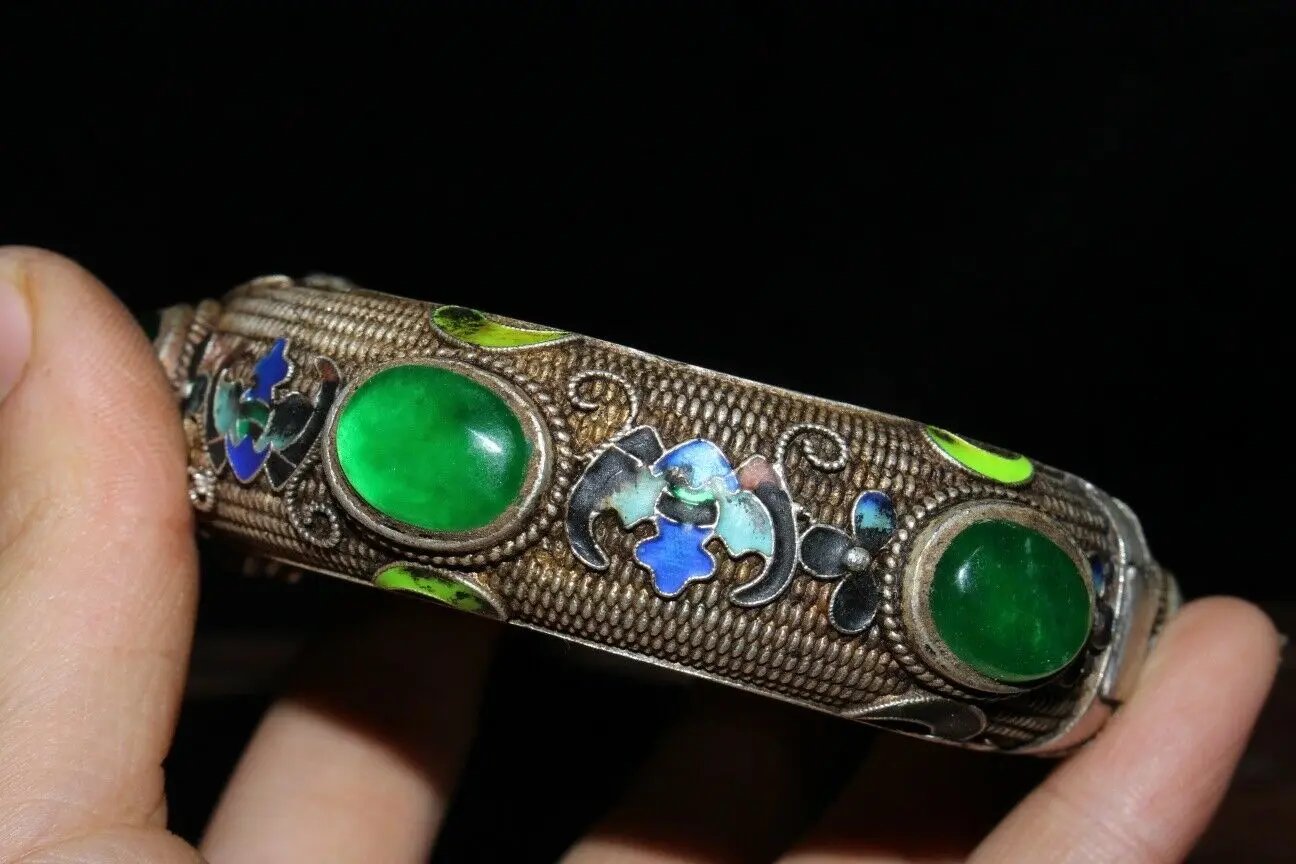 

Chinese Old Craft Made Green Jade Inlaid Old Cloisonne Tibetan Silver Bracelet