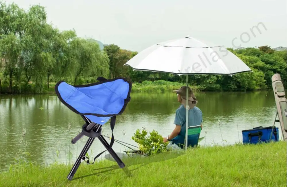 Bearing 150kg waterproof tensile 600D oxford outdoor portable iron compact folding fishing traveling triangle chair stool