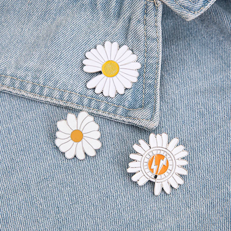 Hot Fashion Flower Badge GD Brooches Enamel Collar Pins Men Women Daisy Button Lapel Pin Denim Clothes Accessories Jewelry Gift