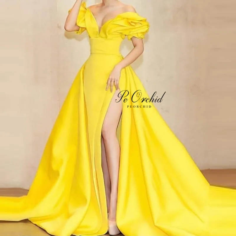 Peorchid 2020 Kuning Satin Split Prom Gaun untuk Gadis Kulit Hitam dari Bahu Seksi Vestidos Graduacion Pelarian Gaun Pesta