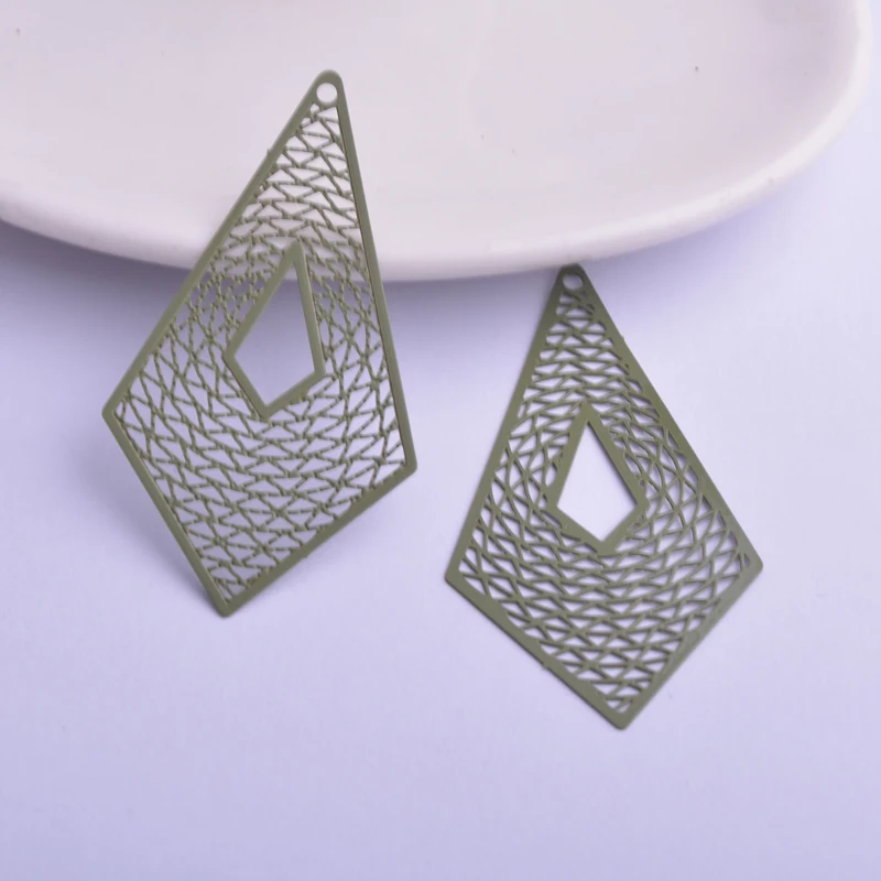 30 Stück AB5564 30*54mm Filigrane Geometrische Pyramiden-Anhänger aus Metall-Messing, Dünner Anhänger für DIY-Schmuck- und Ohrringherstellung – Detail 11