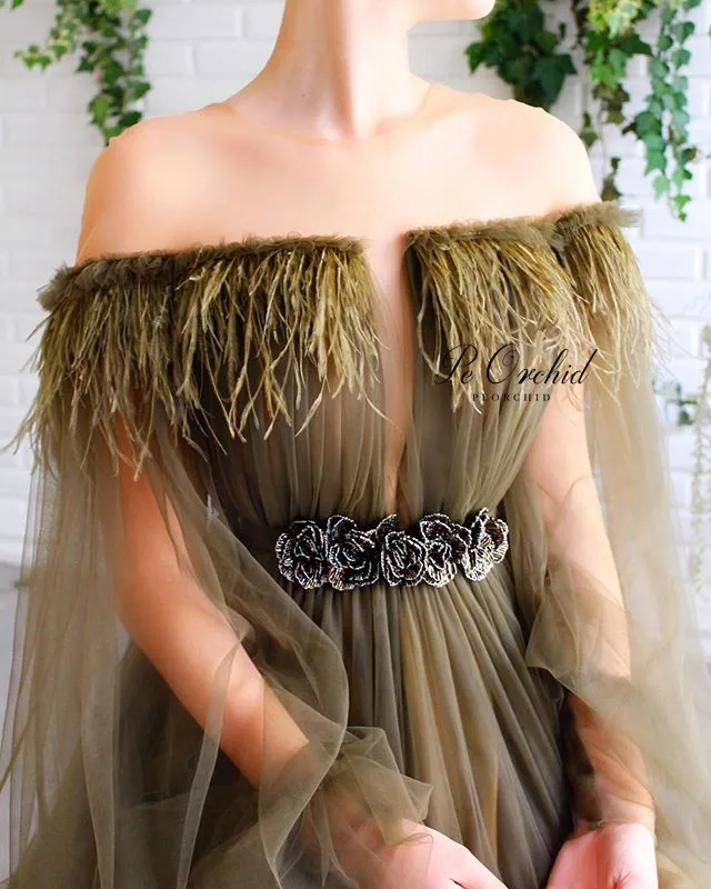 PEORCHID Vintage 2020 Olive Green Prom Dress With Long Sleeves Off The Shoulder Feathers Tulle Evening Gowns Auknie Na Bal