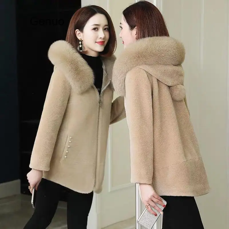 2020 Winter Lamb Wool Coat Women Short Jacket Warm Soft Faux Fox Fur Hooded Zipper Jacket Fashion Women Plush Outwear