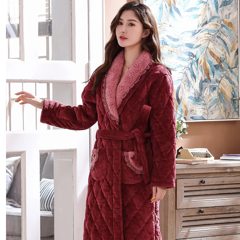 Luxo vermelho flanela acolchoado robe feminino grosso elegante roupão de banho quente com cinto feminino roupão de inverno longo robe